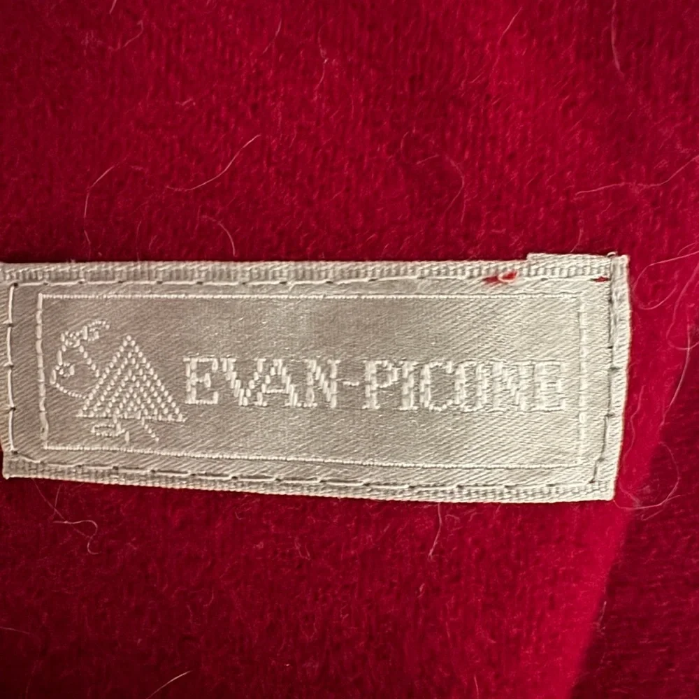 Evan-Picone Vintage Deep Red/Maroon Unisex Wool Blend Scarf. Circa 80’s